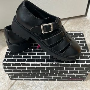 Sofia Lyon Black brand new
